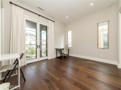 207 Coal Mine , Irvine, CA