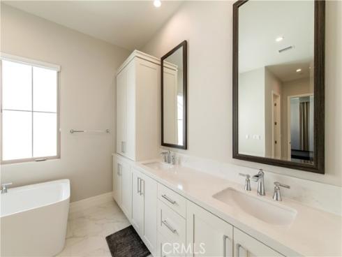 207 Coal Mine , Irvine, CA