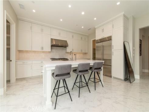 207 Coal Mine , Irvine, CA