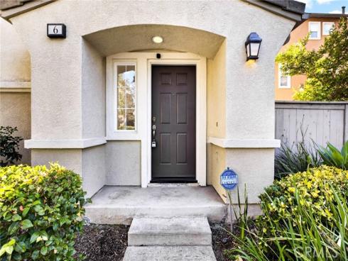 6 Madagascar , Irvine, CA