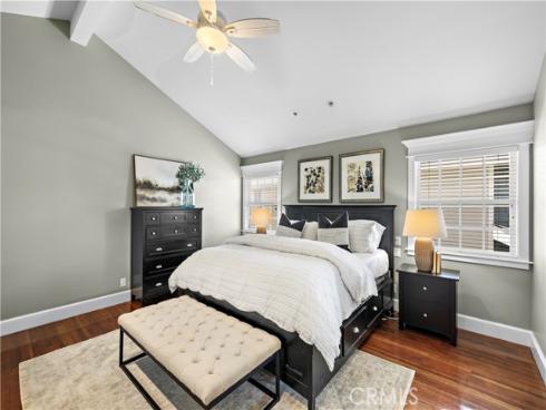 21  Emerald  , Irvine, CA