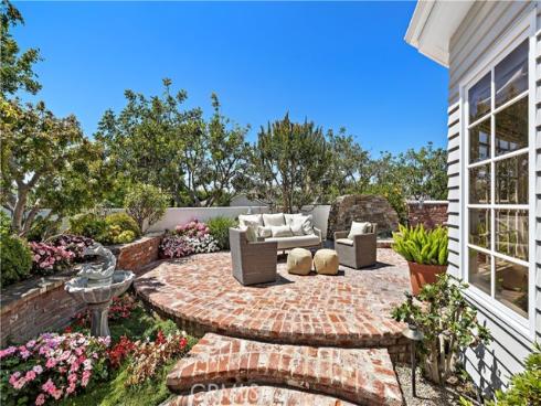 21  Emerald  , Irvine, CA
