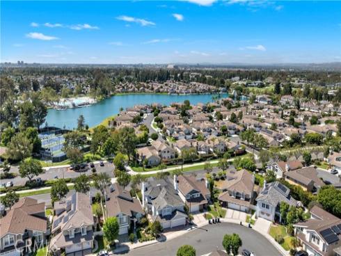 21  Emerald  , Irvine, CA