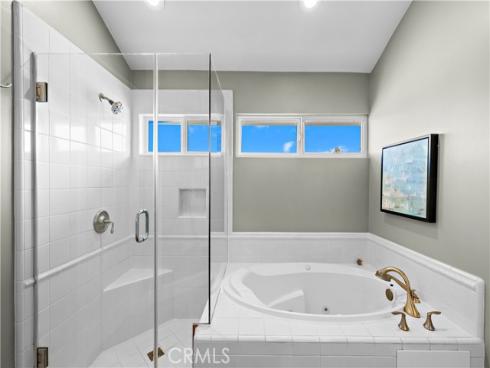 21  Emerald  , Irvine, CA