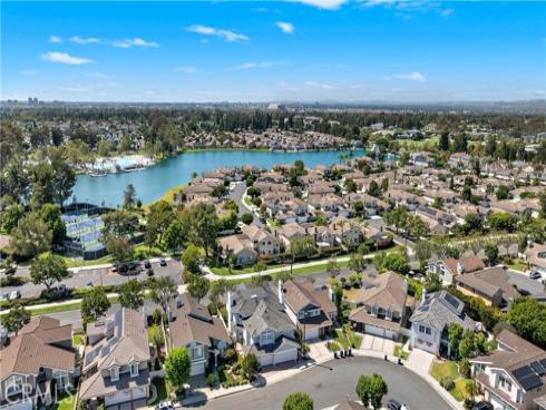 21  Emerald  , Irvine, CA