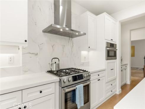 5  Upland  , Irvine, CA