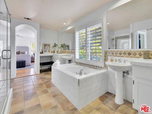92 Winslow Lane, Irvine, CA