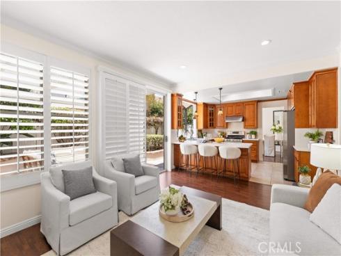 9 Terraza , Irvine, CA