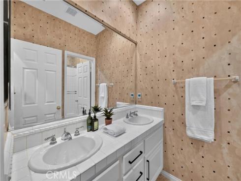 8  Castlebar  , Irvine, CA