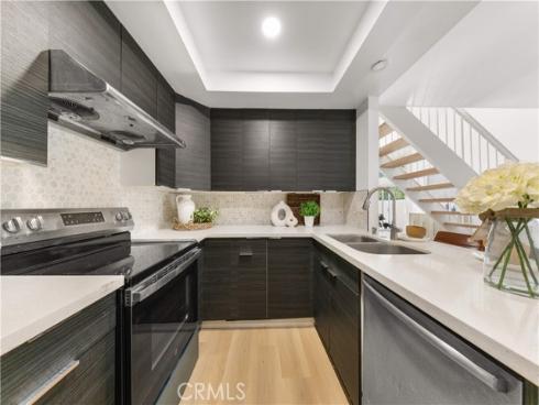 419  Deerfield  93  Avenue, Irvine, CA