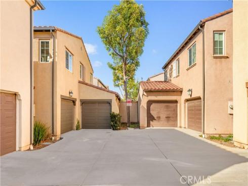 213 Great Lawn , Irvine, CA