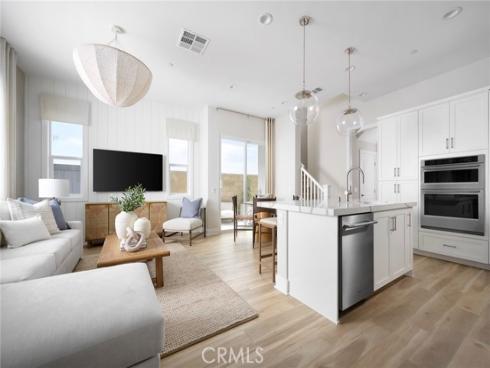 105 Moody , Irvine, CA
