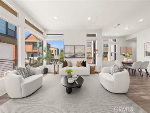 120 Sawbuck , Irvine, CA