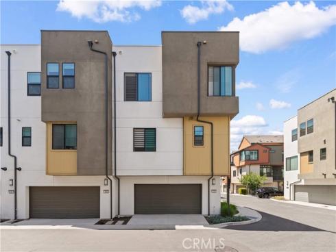 120 Sawbuck , Irvine, CA