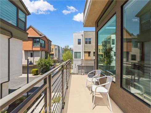 120 Sawbuck , Irvine, CA