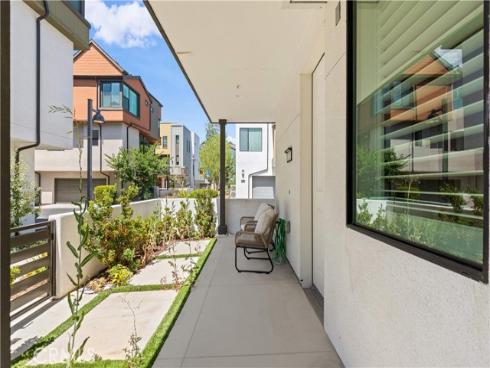 120 Sawbuck , Irvine, CA