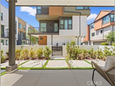 120 Sawbuck , Irvine, CA