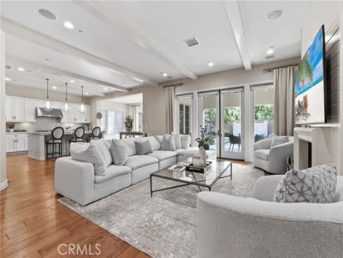 10 Shadybend , Irvine, CA