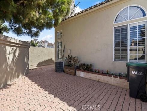 80 Almador , Irvine, CA
