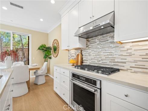 190 Crescent Moon , Irvine, CA