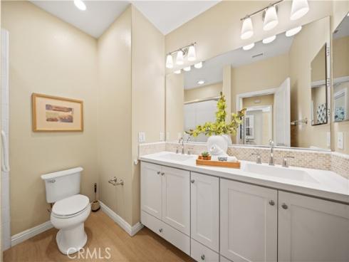 190 Crescent Moon , Irvine, CA