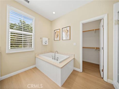 190 Crescent Moon , Irvine, CA
