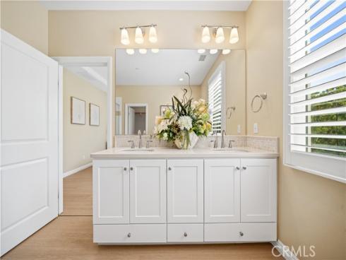 190 Crescent Moon , Irvine, CA