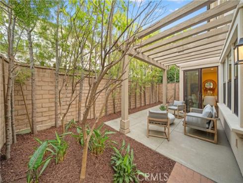 190 Crescent Moon , Irvine, CA