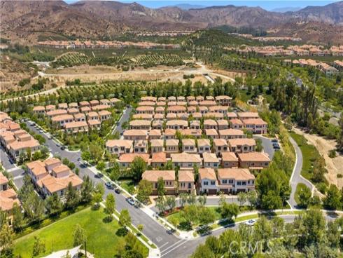190 Crescent Moon , Irvine, CA