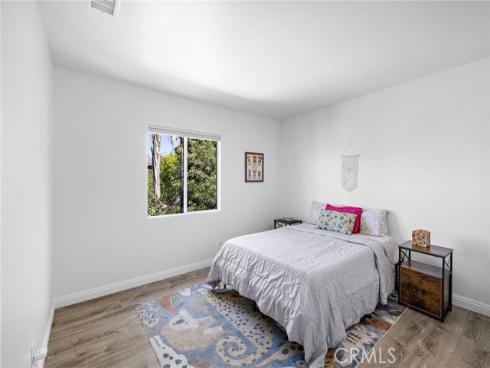 23 Amoret , Irvine, CA