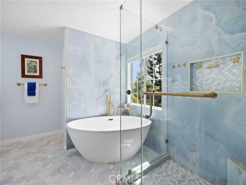 23 Amoret , Irvine, CA