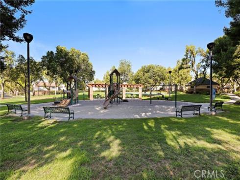 23 Amoret , Irvine, CA