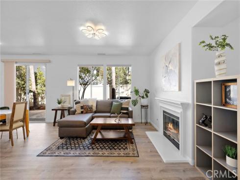23 Amoret , Irvine, CA