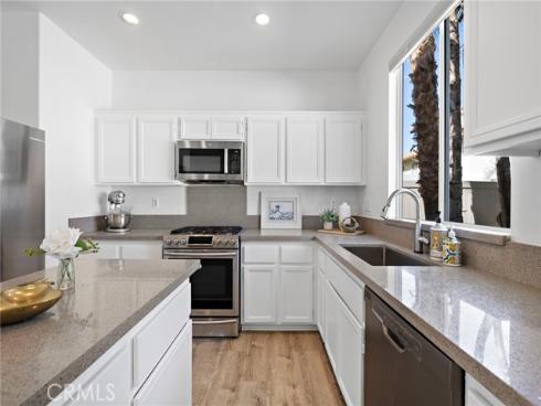 23 Amoret , Irvine, CA