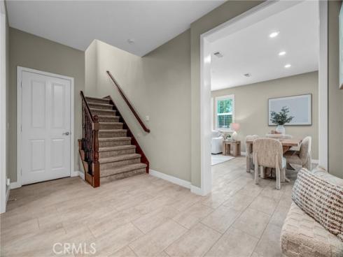 264  Cultivate  , Irvine, CA