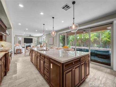 264  Cultivate  , Irvine, CA