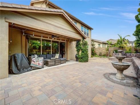264  Cultivate  , Irvine, CA