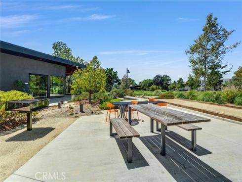 264  Cultivate  , Irvine, CA