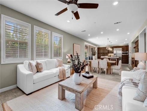 264  Cultivate  , Irvine, CA