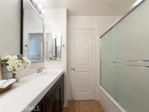 94  Hedge Bloom  , Irvine, CA