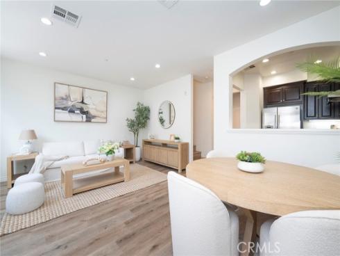 94  Hedge Bloom  , Irvine, CA