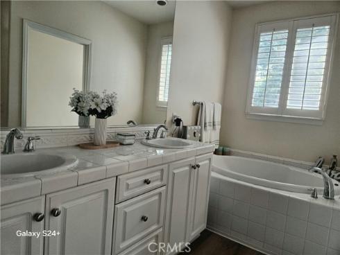 6 Saintsbury , Irvine, CA