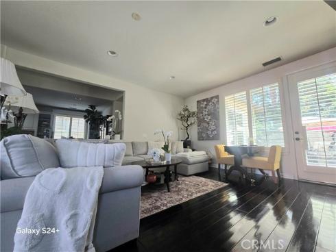 6 Saintsbury , Irvine, CA