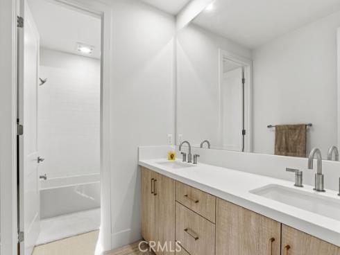 108  Oakstone  , Irvine, CA