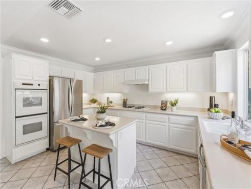 81  Linhaven  , Irvine, CA