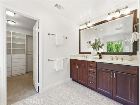81  Linhaven  , Irvine, CA