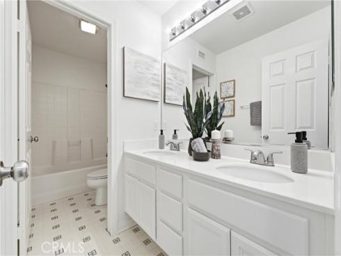 81  Linhaven  , Irvine, CA