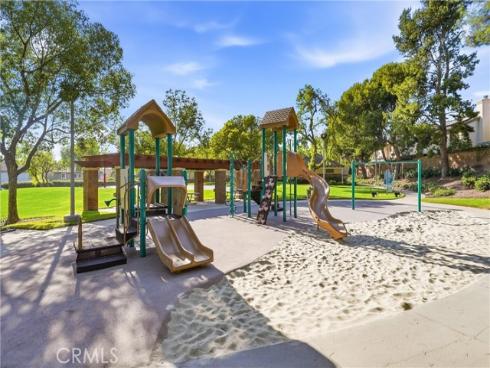 81  Linhaven  , Irvine, CA