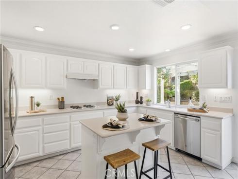 81  Linhaven  , Irvine, CA