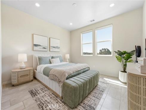 1184 Epic , Irvine, CA
